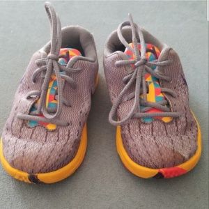 KD Toddler shoes size 6c